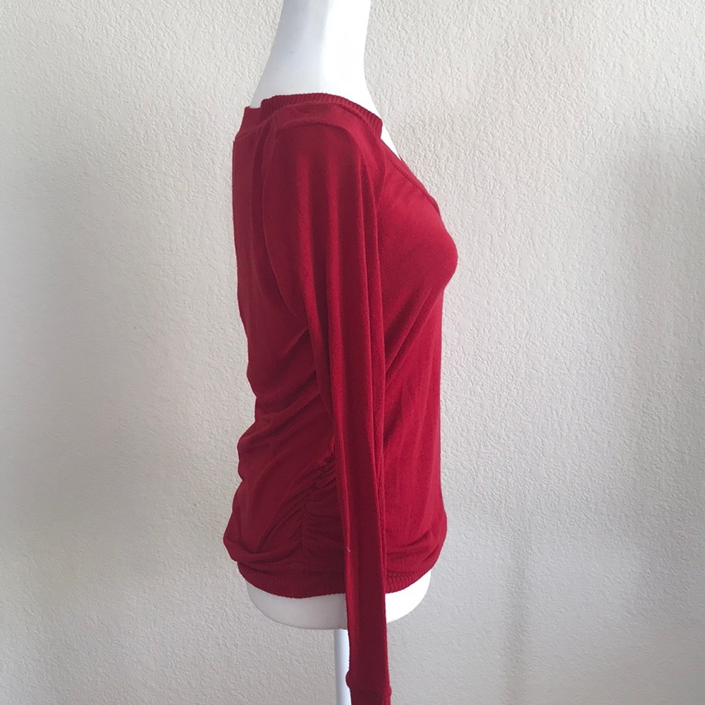 Red sweater - Picture 6 of 6